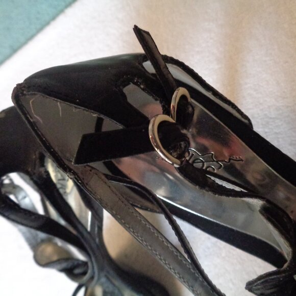 BEDROOM SHOES BLACK W 4 & 1/2 INCH HEELS ANKLE STRAPS BY CARLOS 9 - Picture 7 of 8